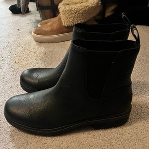 Brand new never worn Ugg Chelsea boot